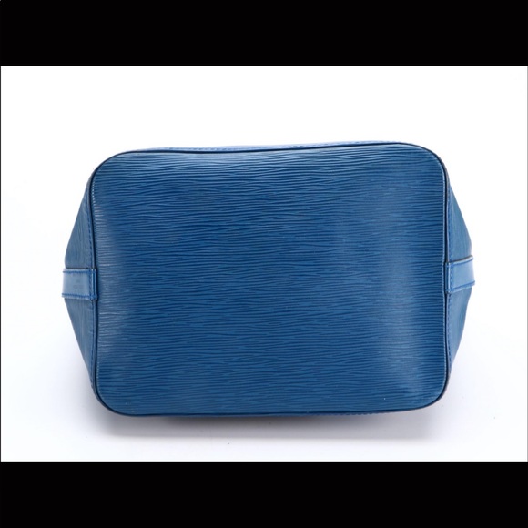 Luis Vuitton bucket bag - Picture 6 of 9